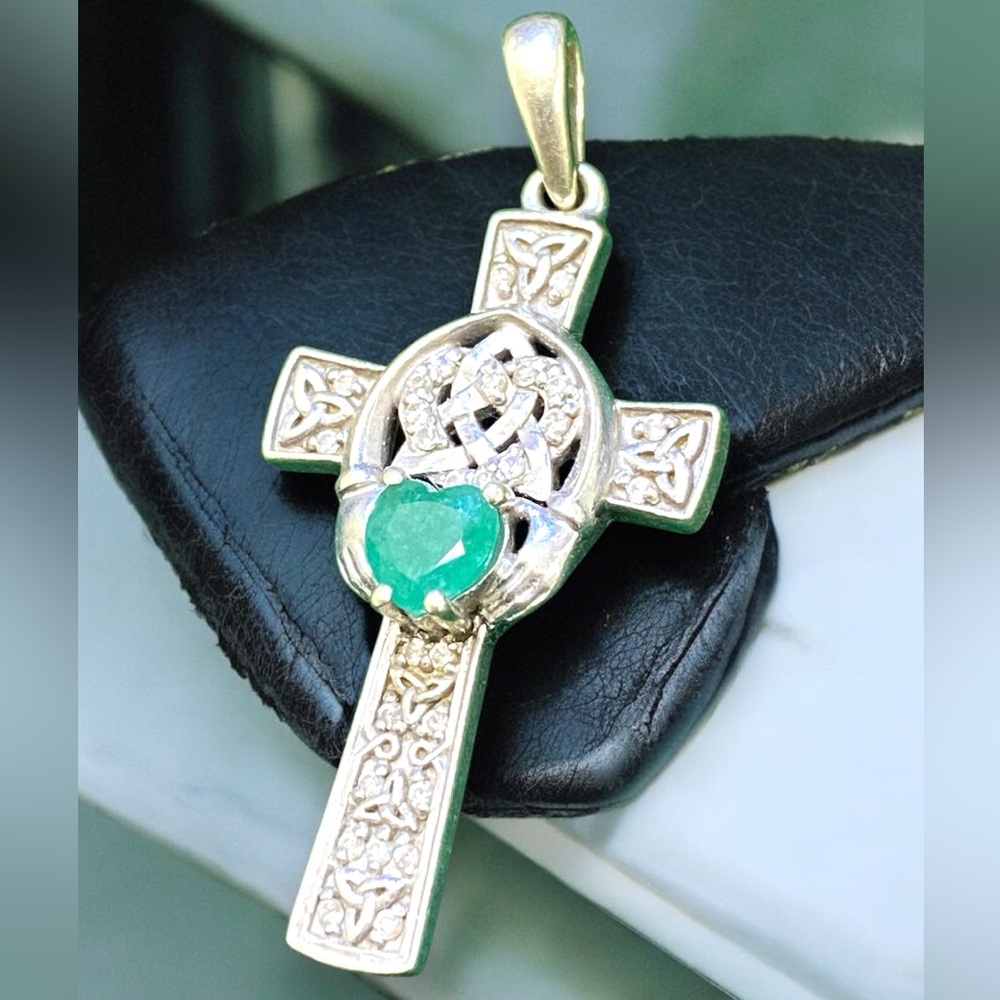 Authentic GLENCARA 14k White Gold EMERALD Claddaugh Trinity Knot Celtic Cross
